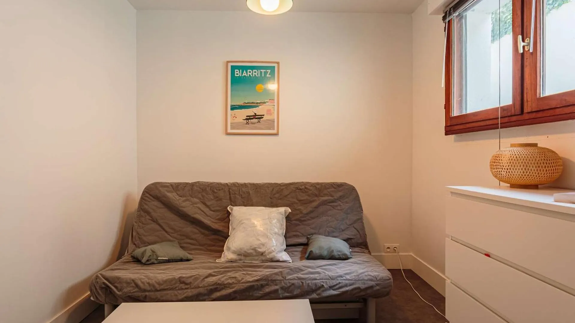 Studio Renove Avec Piscine, Wi-Fi, Proche Centre Ville Et Plage - Fr-1-3-610 Biarritz