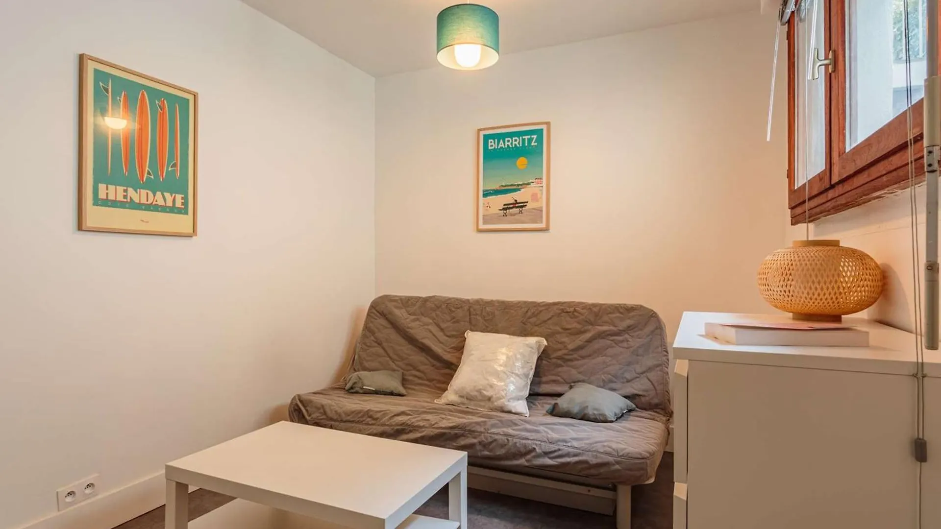 Studio Renove Avec Piscine, Wi-Fi, Proche Centre Ville Et Plage - Fr-1-3-610 Biarritz 0*,  France